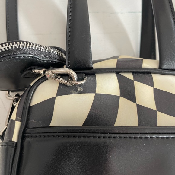 CHARLES & KEITH black and white box shaped purse - Picture 3 of 15